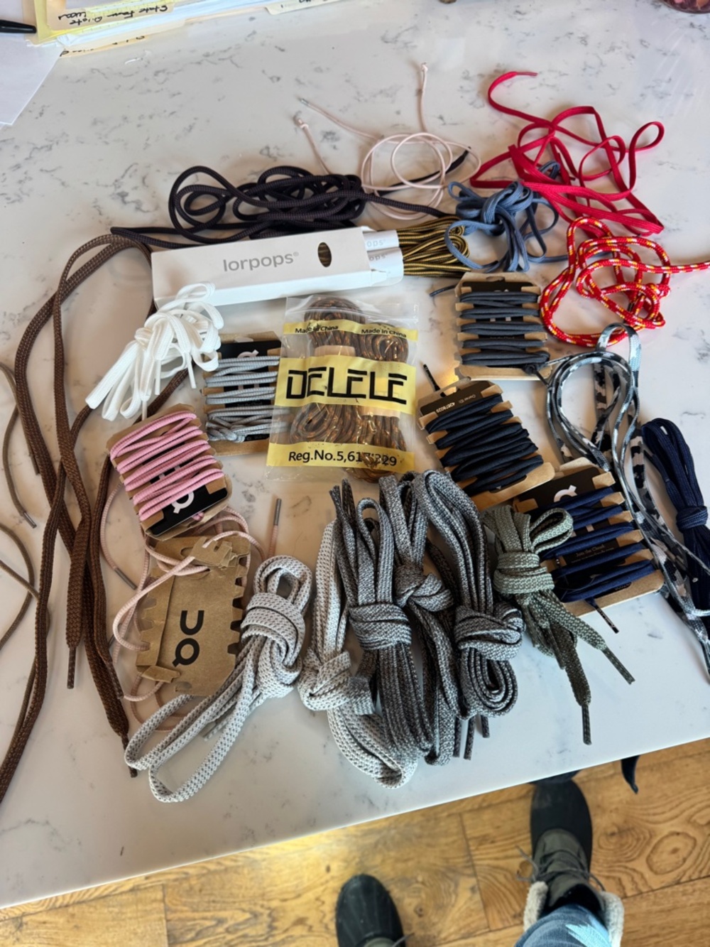 20 PAIRS OF BRAND NEW SHOE LACES ON RUNNING NO BULL NWT